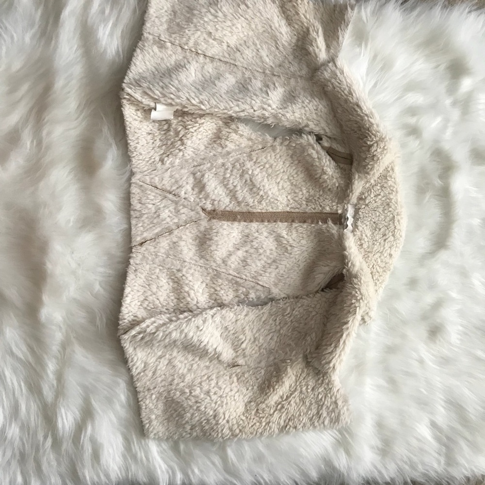 Cute Vest - Picture 3 of 7